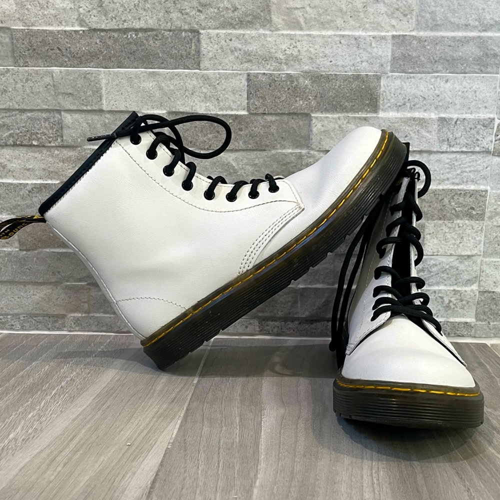 LIKE NEW Dr. Martens Classic White Combat Boots - Size 4 Men / 5 Women